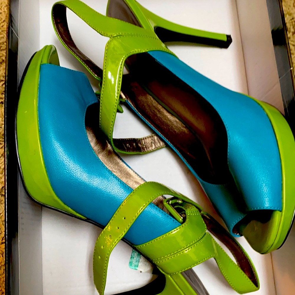 Green blue heel
